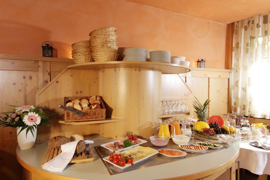 בוכן Hotel Restaurant Reichsadler מראה חיצוני תמונה